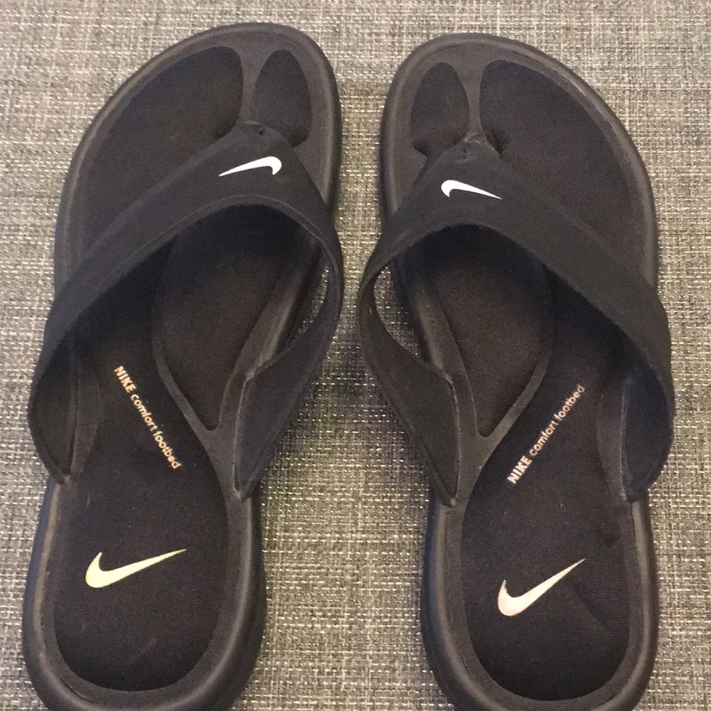 Nike flip flops